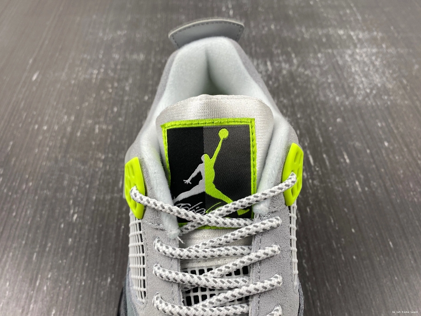 CT5342-007 Air 4 “Neon” Jordan SE 1105